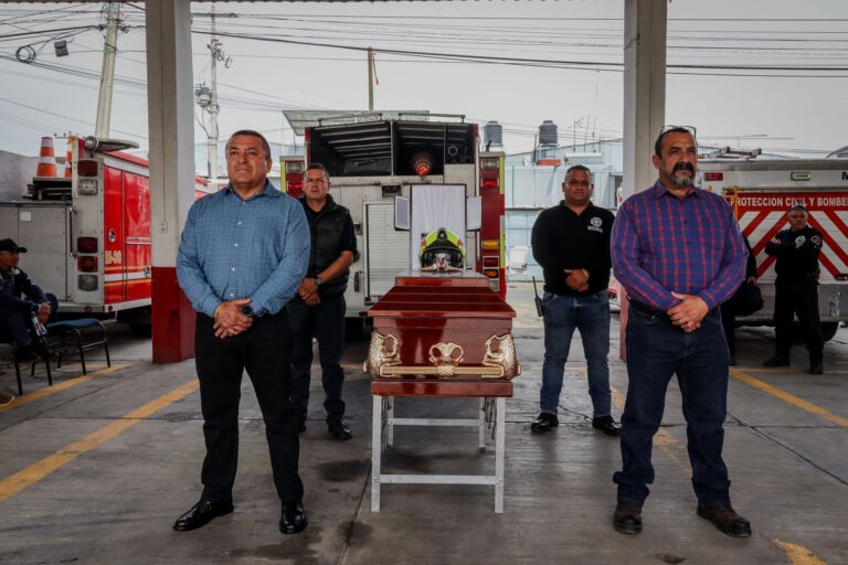 LO DESPIDEN BOMBEROS de Tlalnepantla, Tepotzotlán, Naucalpan, Atizapán y Cuautitlán.